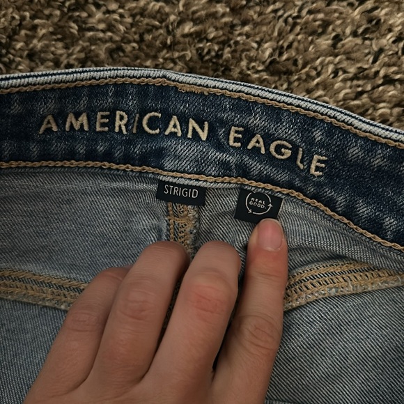 American Eagle Strigid Mom Jeans Size 4 - Picture 5 of 6
